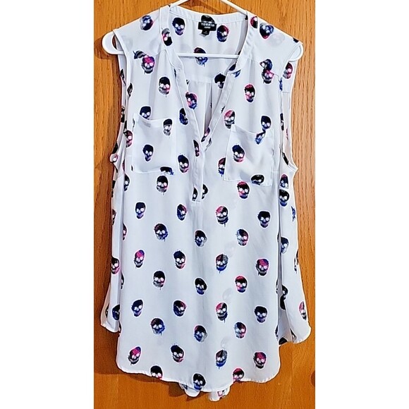 TORRID Harper Sleeveless Tunic Top 1X Skull Print  VNeck DualPockets Whimsy Goth - Picture 1 of 7